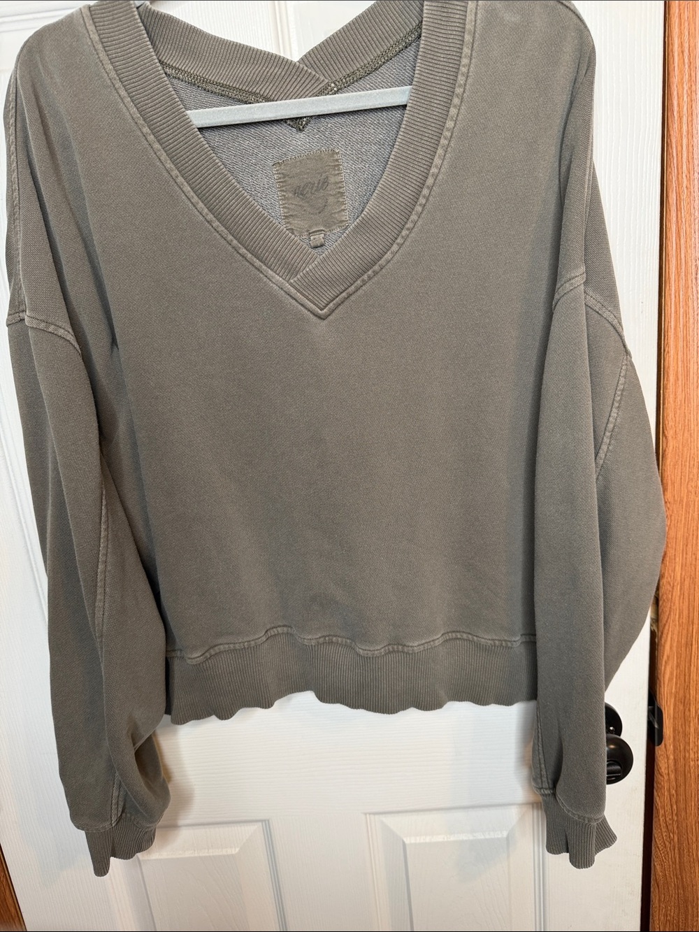 Aerie Olive V-Neck Relaxed Women's Sweater Heavy comfy and like new!